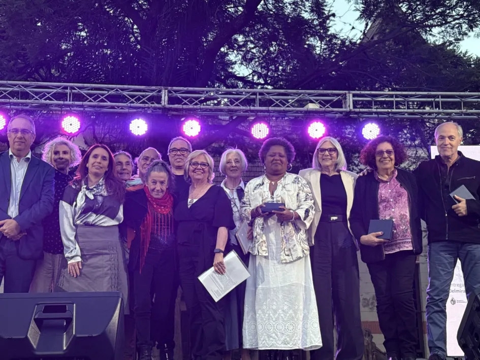 medalla_delmira_agustini_2025_03