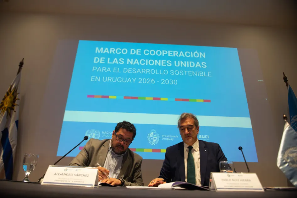 15.12.25 - Firma desarrollo sostenible Uruguay 2030 ONU MC_0188