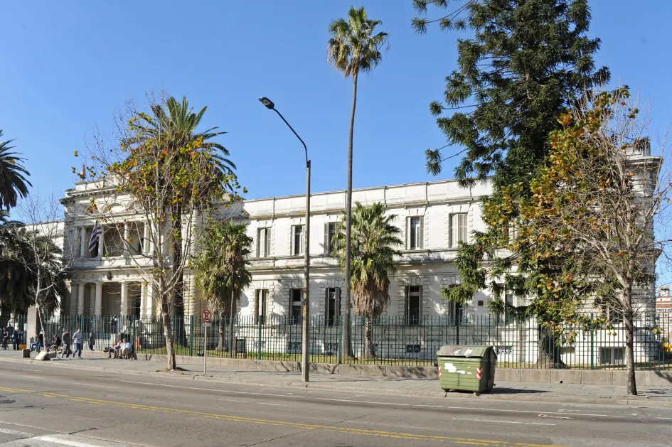 Fachada Sanidad Militar