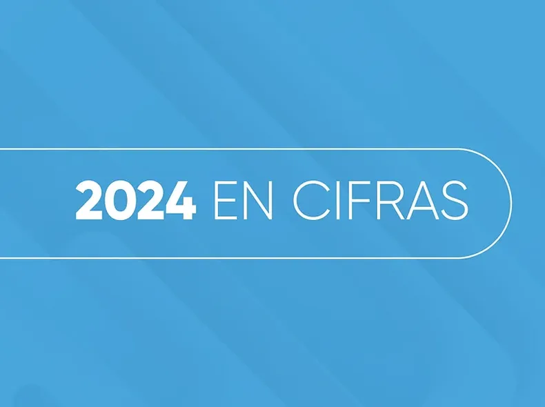 438e30_573d6632270e411c830d261a3fd2e279mv2webp