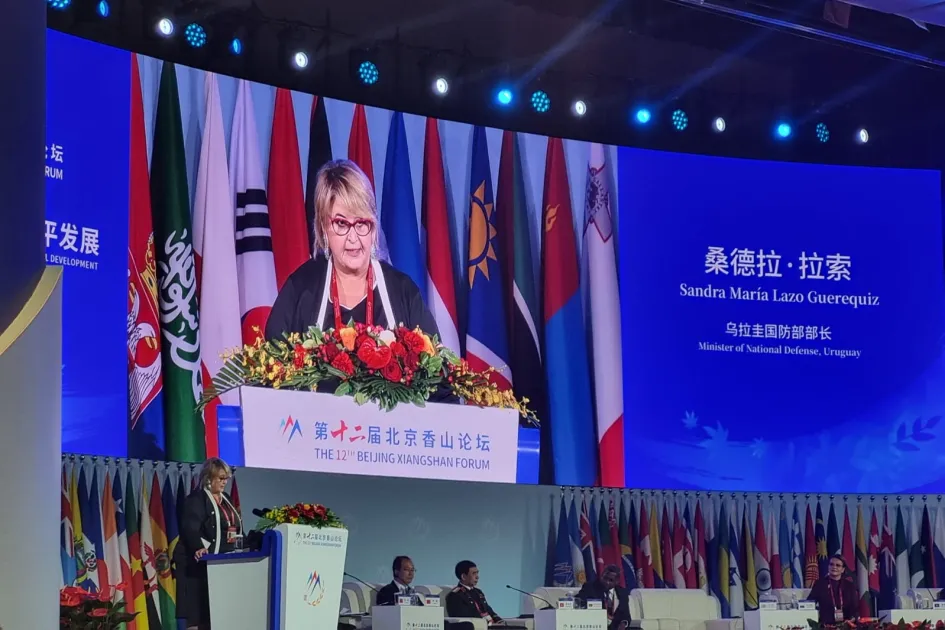Ministra Lazo en China 1
