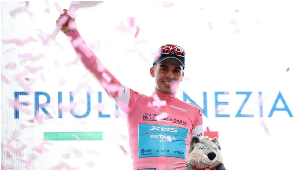 guillermo-thomas-silva-se-viste-de-rosa-en-el-giro-de-italia-2026-reuters-094854-1024x576