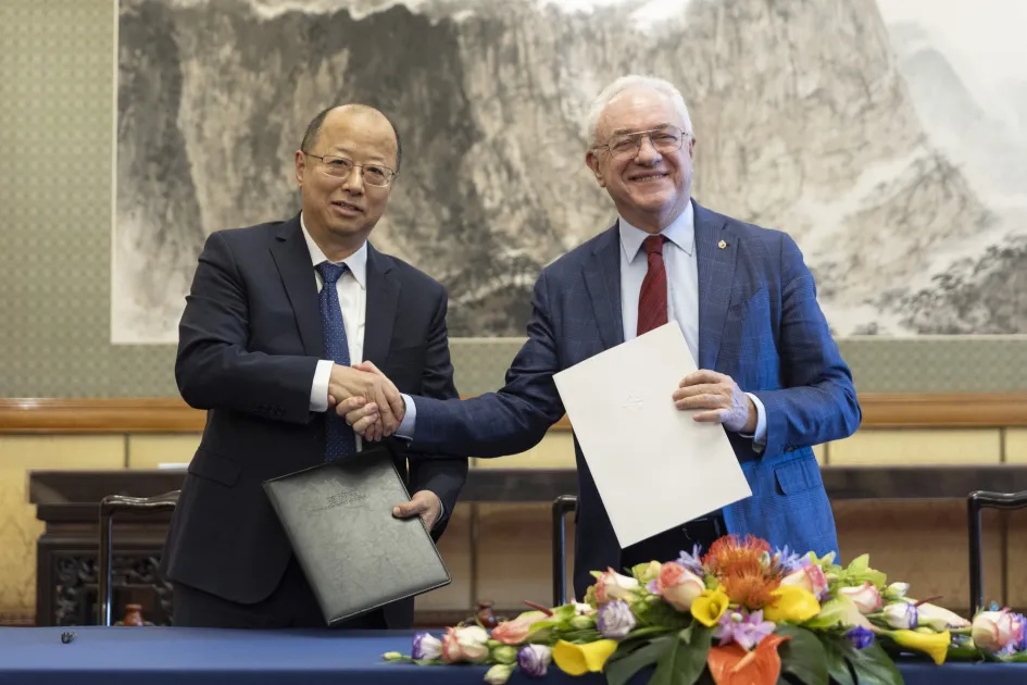 03_032 LUBETKIN ZHAOHU_1