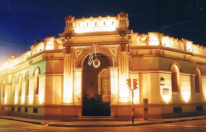 foto-fachada-jefatura-flores_3jpg-1