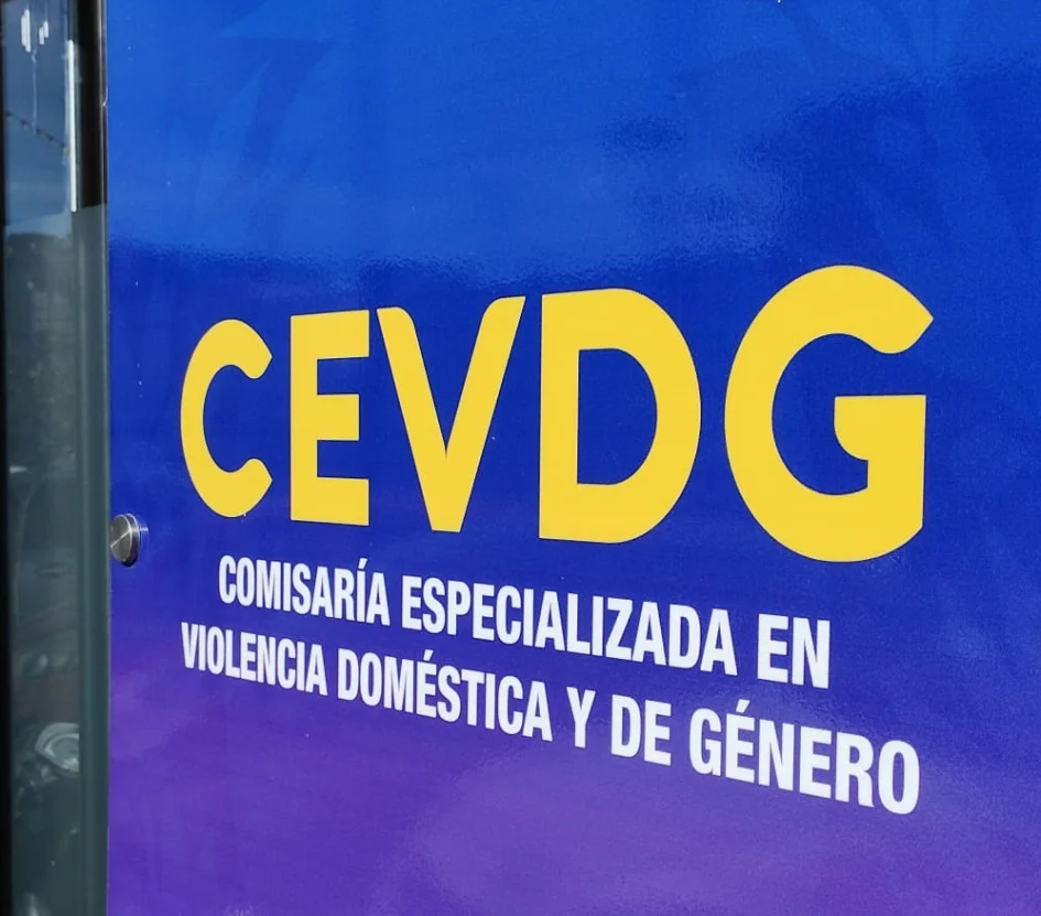 Cartel de ingreso a CEVDyG chico_1