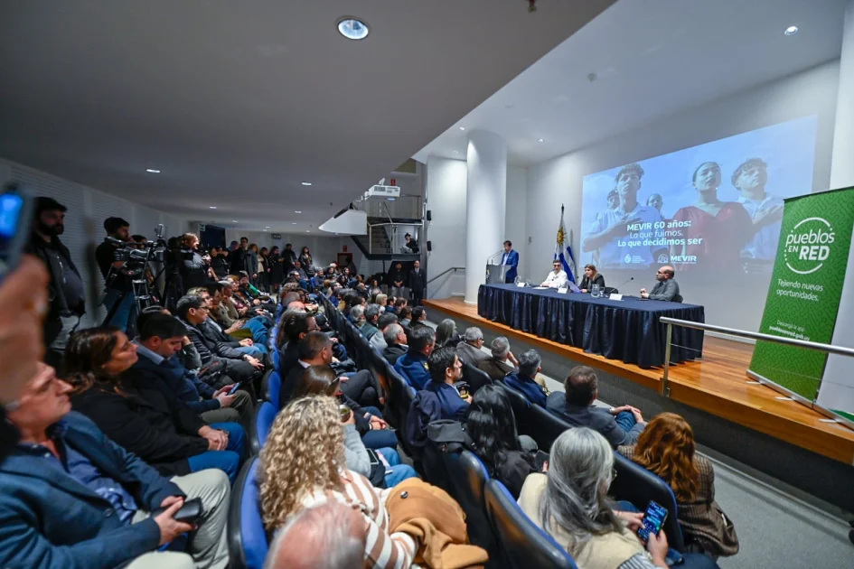 Mevir presentó “pueblos en red” en el marco de sus 60 años (1)