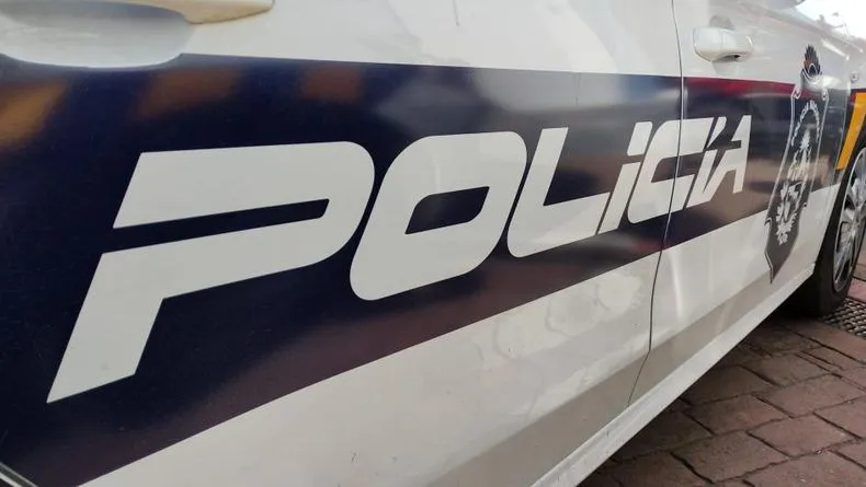 lateral-movil-ploter-policia-y-escudo_1jpg