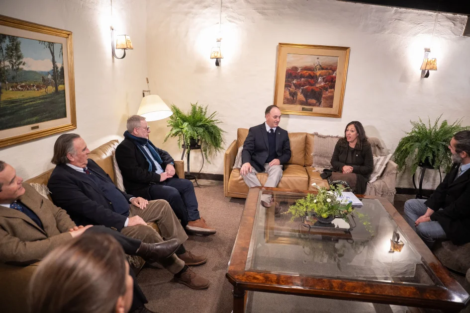 15.09.26 - Ministra Cardona en ARU MC_0082 (1)