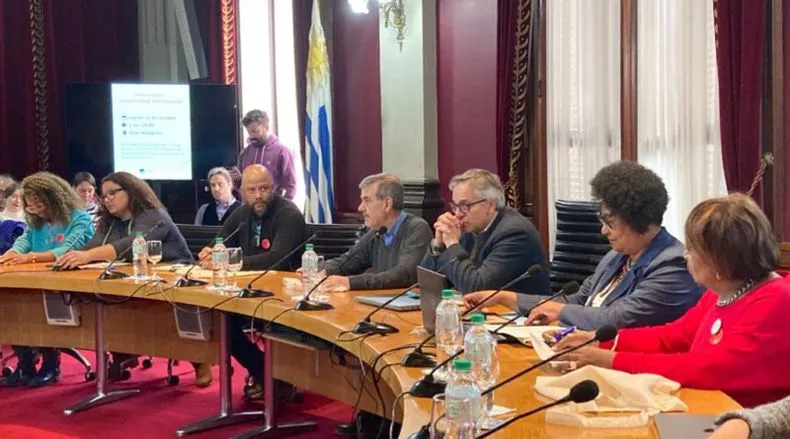 udelar-antirracista-800x445-1jpg