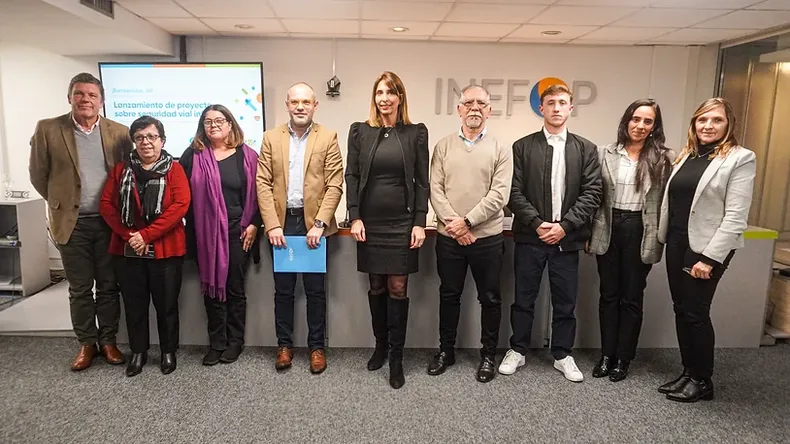 438e30_3ba4d6ff8581462eb9e9eb751bef90e0mv2webp