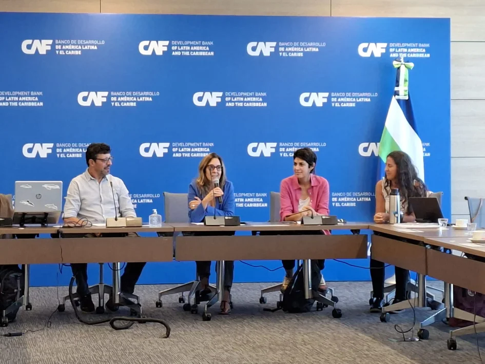 8df4bb4b-5057-4418-bfef-cdde72fd51d0