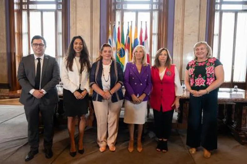291124-reunion-ministras-del-mercosur_0058_0jpg